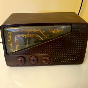 Zenith antique radio